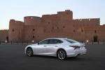 Lexus LS500h AWD 2017 года (WW)